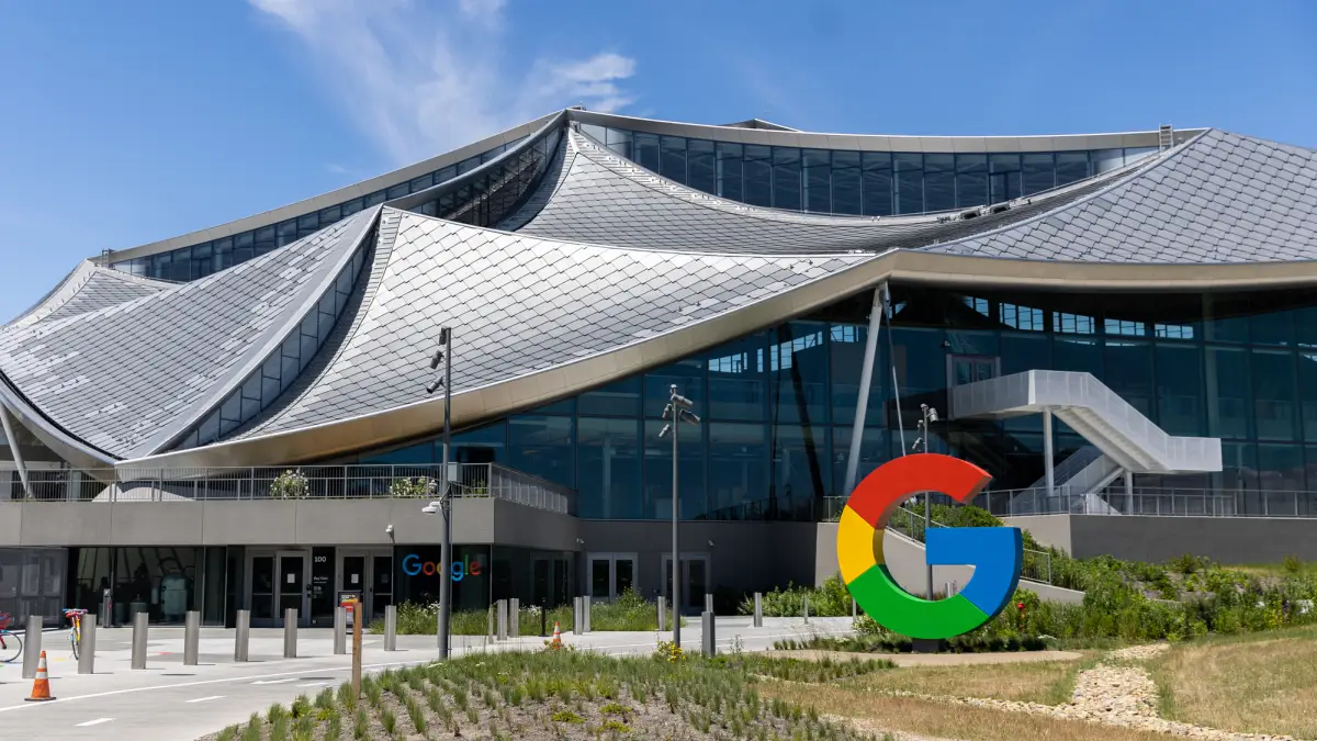 Akıllı Telefonlar Konuştuklarımızı Dinliyor mu?