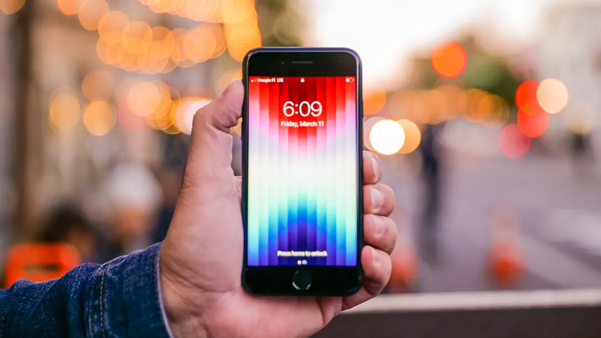 iPhone SE (2022) - Geçmişten Günümüze iPhone Modelleri Sıralaması