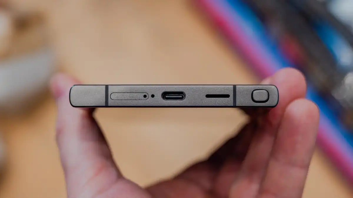 Akıllı Telefonda Alüminyum mu, Çelik mi, Titanyum mu Daha İyi?