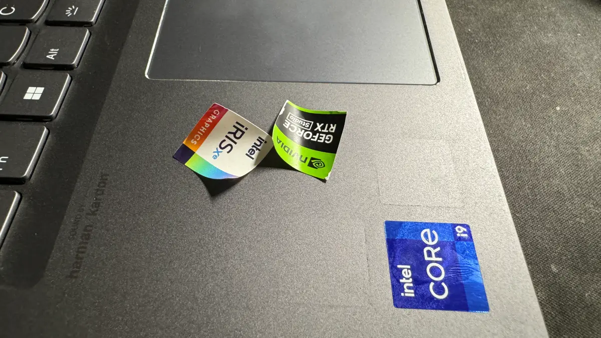 Laptop Intel, AMD ve NVIDIA Stickerları (Çıkartmaları, Etiketleri) Nasıl Sökülür? Çıkarılır?