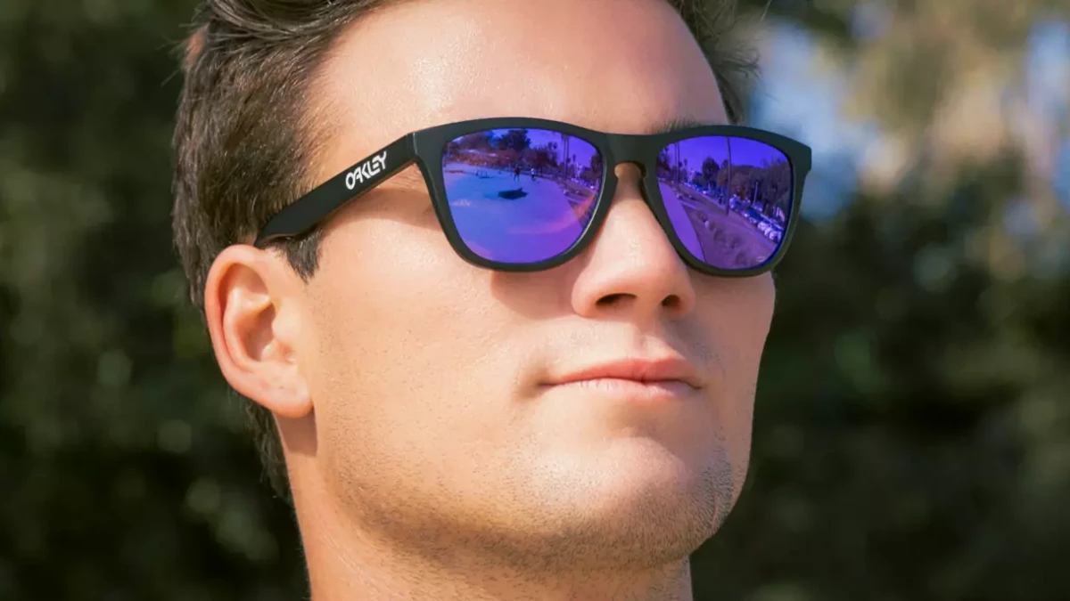 Oakley ile Tarzını Yansıt: Gözlükten Çantaya En İyi Ürünler The Moose Bay’de Oakley ile Tarzını Yansıt: Gözlükten Çantaya En İyi Ürünler The Moose Bay’de